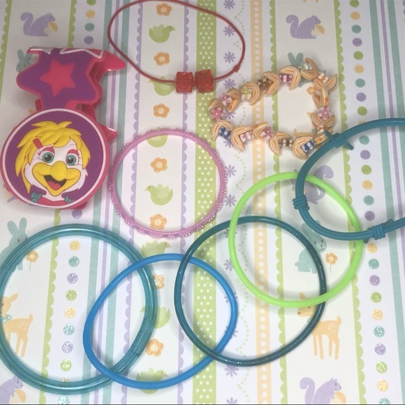 ❤️ (3/$15) ALL PLASTIC girls dress up jewelry bundle - Picture 4 of 5